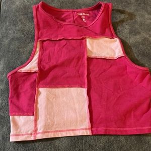 Social tourist size S crop top.